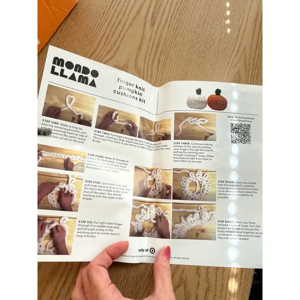 #1 New Mondo Llama Finger Knit Pumpkin Cushions Kit Makes 2 Instructions Include